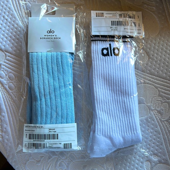 ALO Yoga, Other, Alo Yoga Scrunch Socks Throwback Socks New Selling As  Bundle